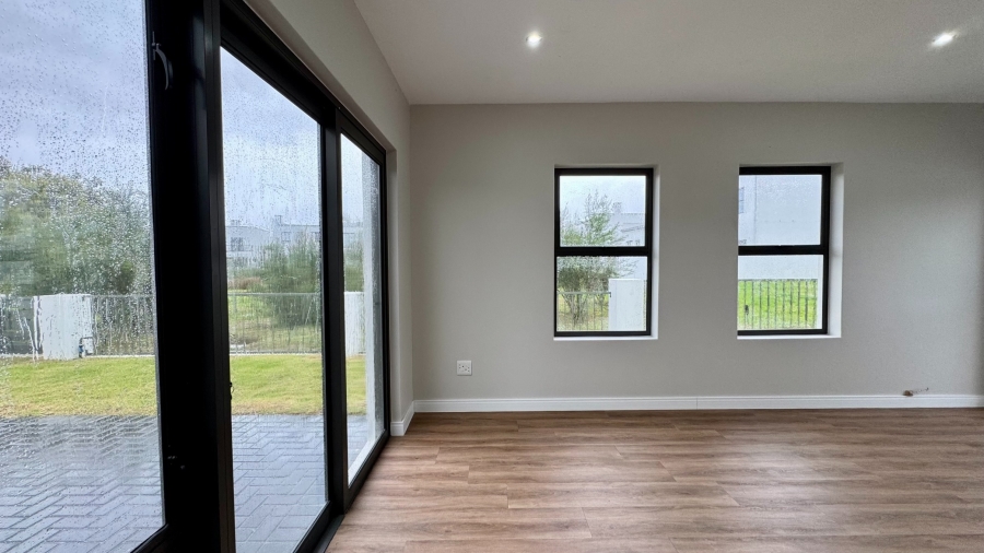 3 Bedroom Property for Sale in Croydon Gardens Estate Western Cape